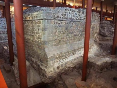 Un jardín colgante musulmán y un espigón Trastámara bajo el Alcazar de Toledo