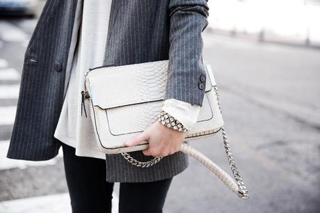 Pinstripe_Blazer-Outfit-Grey_Shoes-Jeans-Snake_Bag-collage_Vintage-street_Style-outfit-39