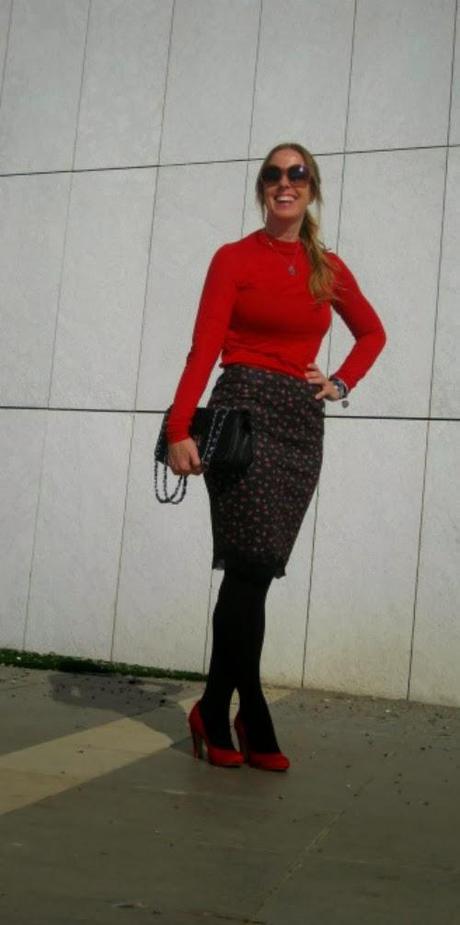 Falda Neopreno y Encaje