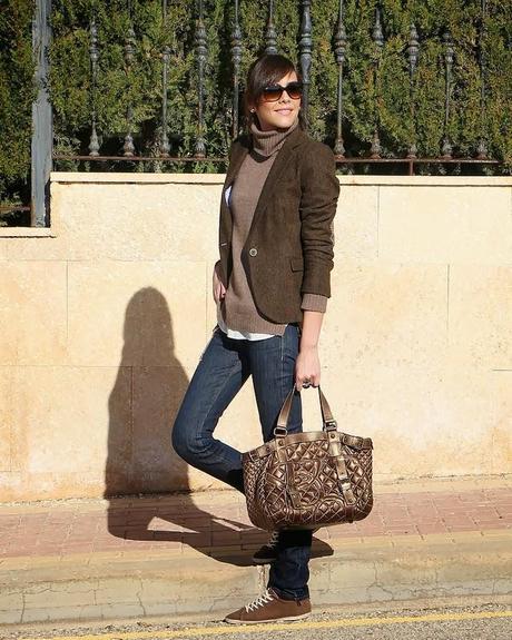 Blazer + Sneakers Blazer + Sneakers