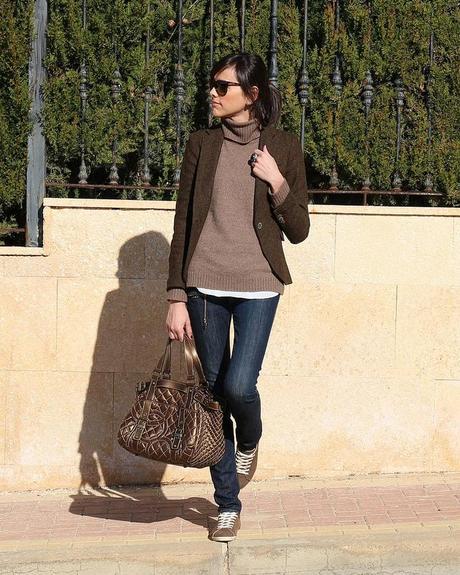 Blazer + Sneakers Blazer + Sneakers