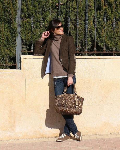 Blazer + Sneakers Blazer + Sneakers