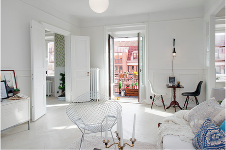 Un apartamento blanco y fluido.