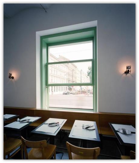 ventana 2-DISCO-VOLANTE-by-Madame-Mohr-photo-Lukas-Schaller-yatzer