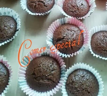 Cupcakes de chocolate y naranja aptos para intolerantes a la lactosa