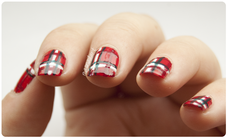 NOTD: Uñas con estampado tartán o escocés. NOTD: Uñas con estampado tartán o escocés.