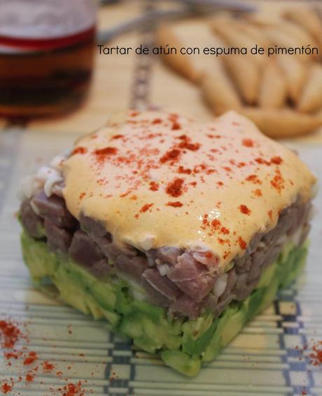 Tartar de atún con espuma de pimentón