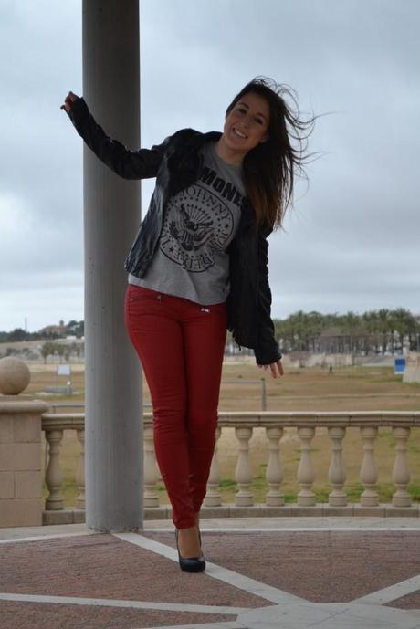 Look of the day: Red jeans