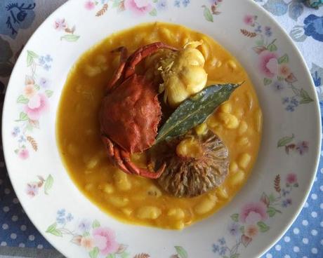 Guiso de Alubias con Cangrejo de Mar y Níscalos