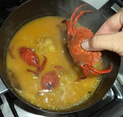 Guiso de Alubias con Cangrejo de Mar y Níscalos