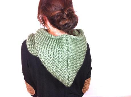 Teje un cuello capucha con telar circular Parte de detrás cuello capucha hecho con telar circular