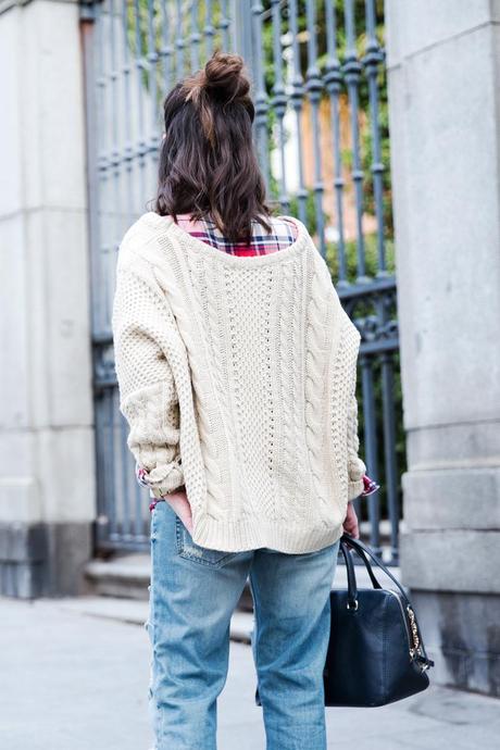 Ripped_JEans-Asos-Checked_Shirt-Denim-Collage_Vintage-Street_Style-outfit-24