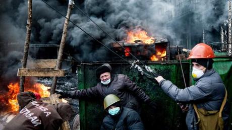 Ucrania: Yanukóvich cede ante oposición