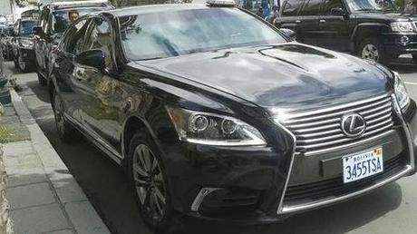 El caudillo y sus nuevos caprichos rodantes