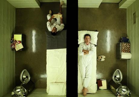 La vuelta a las vivencias carcelarias de Holden son continuas