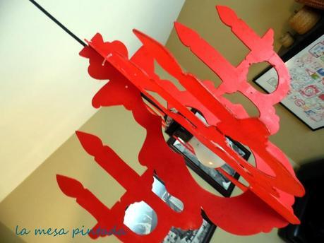 Una lámpara de madera