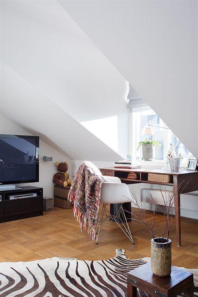 Mezclar piezas y estilos en la decoración de casas Mezclar piezas y estilos en la decoración lámpara y muebles de diseño estilo industrial y nórdico estilo industrial decoración y diseño de áticos decoración diseño de espacios diáfanos decoración de casas pisos decoración áticos nórdicos blog estilo nórdico blog decoracion interiores