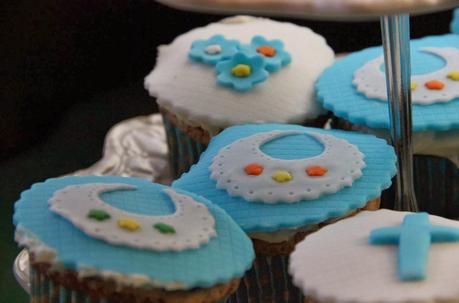Cupcakes para un bautizo,decorados con fondant