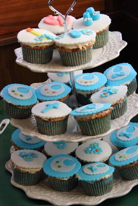 Cupcakes para un bautizo,decorados con fondant