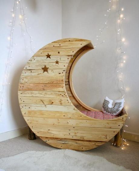 UNA CUNA REALIZADA A PARTIR DE UN PALÉ