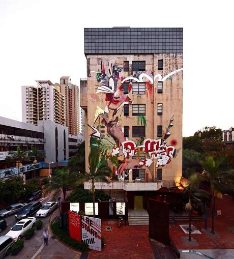 Los gigantescos collages de Alexandros Vasmoulakis.