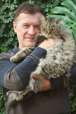 Ganador del Premio Anaya de Literatura Infantil y Juvenil.