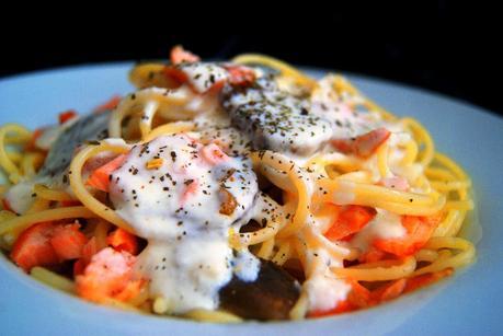 Espaguetis con Salmon, Champinones y Crema de Queso