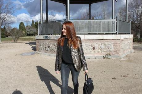 LRG Magazine - Dorado y Negro