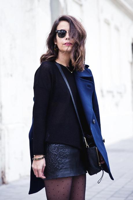 Mango_Outfit-Blue_Coat-LEather_Skirt-Plumetti_Tights-Outfit-Street_Style-14