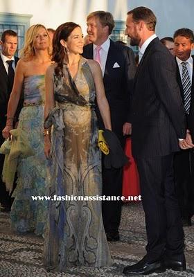 La boda de Nicolás de Grecia y Tatiana Blatnik en portada de Hola. Imágenes de los invitados reales