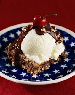 Sundae y Brownie con helado de vainilla de California