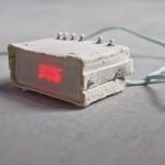 Reloj despertador digital de papel