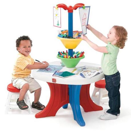 step2-mesita-con-torre-de-arte