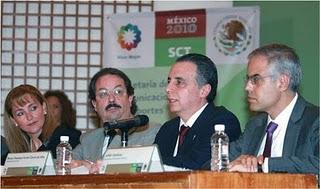 Coordina Gobierno Federal esfuerzos para atender a pasajeros de Mexicana