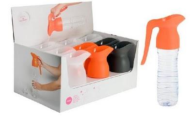 SERVIR EL AGUA EN LA MESA DE MANERA ORIGINAL