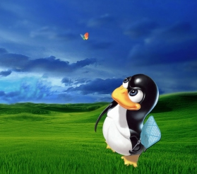 Tux, la mascota linuxera, probando el escritorio de Windows