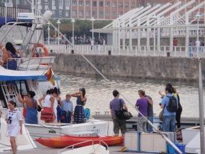 Fiesta navy : moda y vela en Asturias.