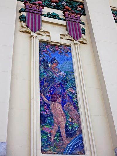 Discovering the center of Valencia