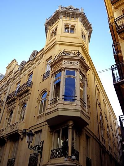 Discovering the center of Valencia