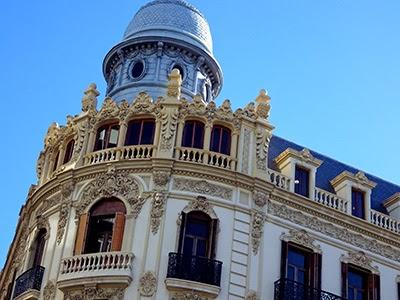 Discovering the center of Valencia