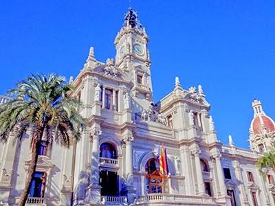 Discovering the center of Valencia