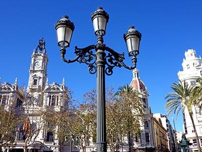 Discovering the center of Valencia
