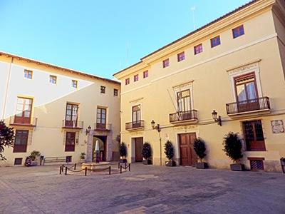 Discovering the center of Valencia