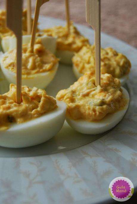 Huevos rellenos de atún y aceitunas Huevos rellenos de atún y aceitunas