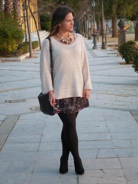 Nuevo look con falda Dolores Promesas y colgante Mulaya