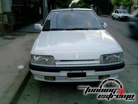 Renault 21 TXE 2.2L 1994