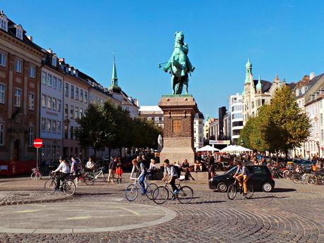 Copenhague, sobre dos ruedas ... o tres