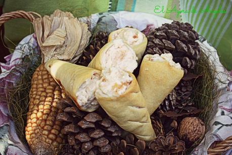 CUCURUCHOS DE REQUESÓN Y DULCE DE MANZANA