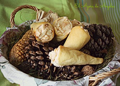 CUCURUCHOS DE REQUESÓN Y DULCE DE MANZANA