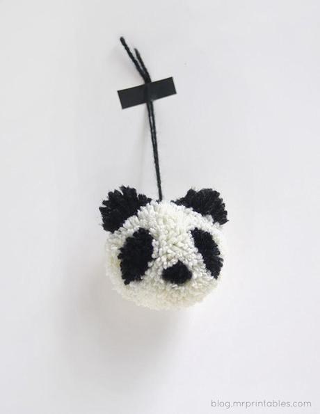 DIY....TUTORIAL PARA POMPONES EN FORMA DE OSO PANDA